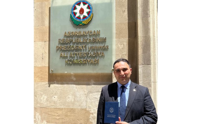 AzMİU-nun müəlliminə fəlsəfə doktoru diplomu təqdim edilib AzMİU-nun müəlliminə fəlsəfə doktoru diplomu təqdim edilib